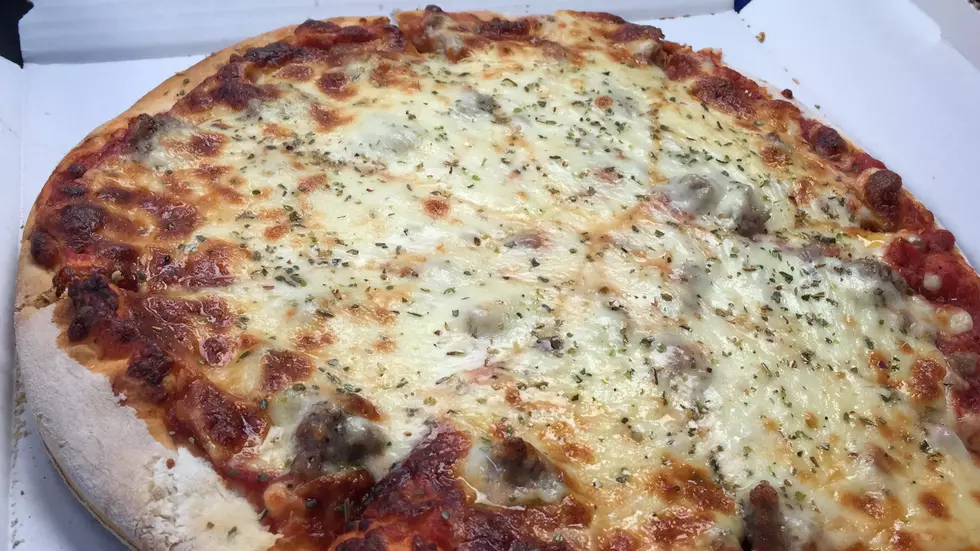 Grab A Slice & Wash Your Clothes At This Rockford Pizza Joint
