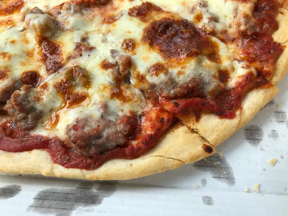 It’s Nearly Impossible To Complain About The Pizza At This Rockford Restaurant