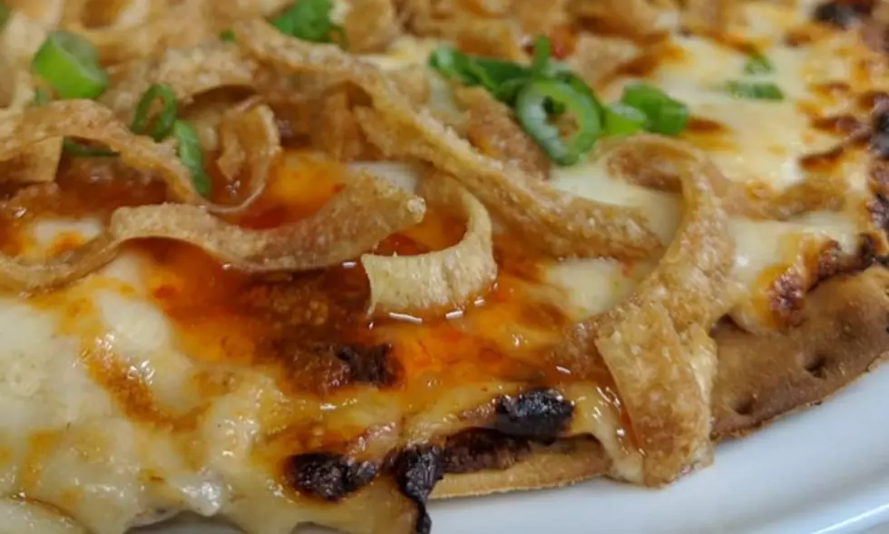 A Rockford Restaurant Is Now Serving Crab Rangoon Pizza
