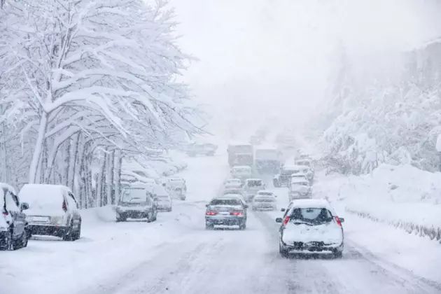 10 Necessities to Keep in Your Car During Winter