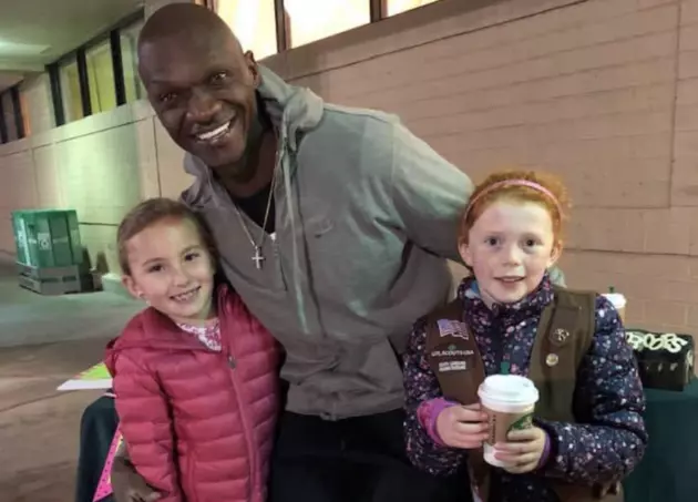 Meet The Girl Scout Cookie Customer of Everyone&#8217;s Dreams