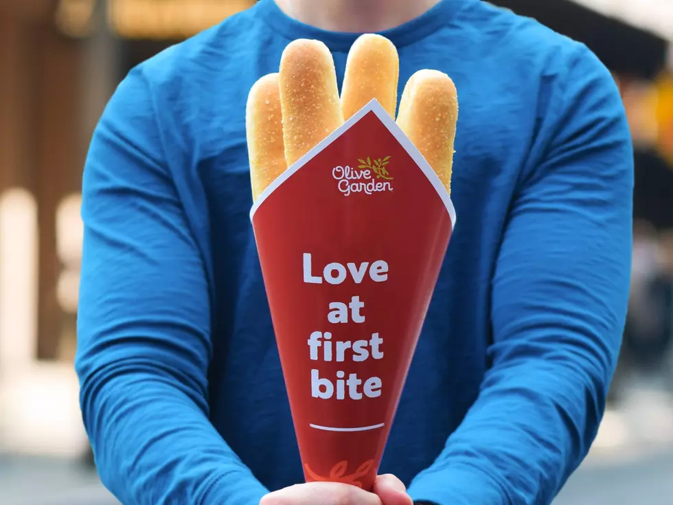 Skip The Flowers And Get a Breadstick Bouquet For Valentine’s Day