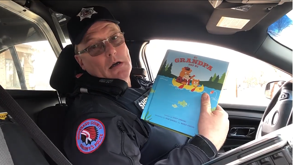 Winnebago County Cops Are Reading ‘Stories In Squads’ For Kids