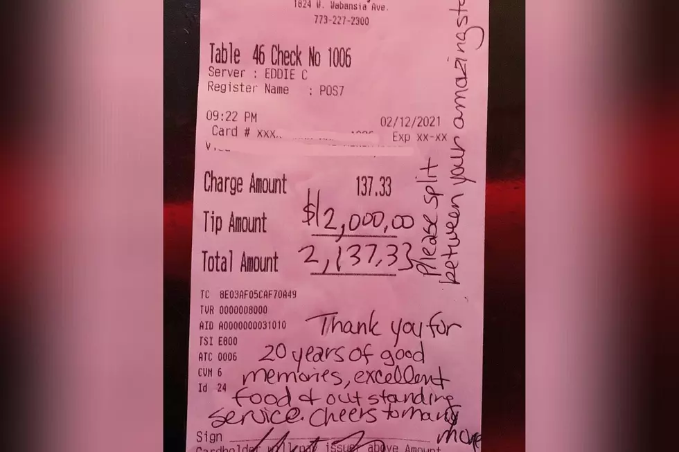 Chicago Couple Leaves $2,000 Tip on 20th Anniversary of First Date