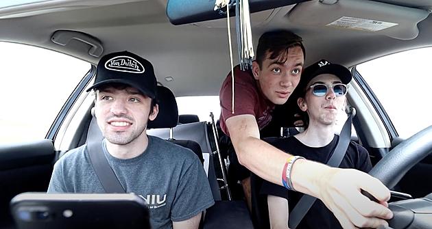 Illinois Friends Play &#8220;Sweet Home Alabama&#8221; For 7 Hours on Road Trip to Alabama