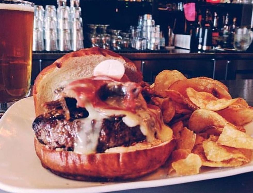 Illinois Restaurant Serves One of US' Most 'Over-the-Top Burgers'