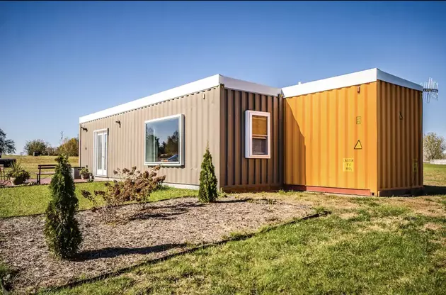A Stay Like no Other &#8211; Wisconsin Airbnb is an Old Shipping Container