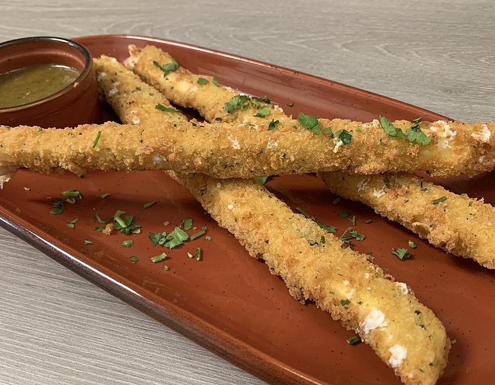 Popular Illinois Restaurant Just Created Mexican Mozzarella Sticks and We’re Pumped