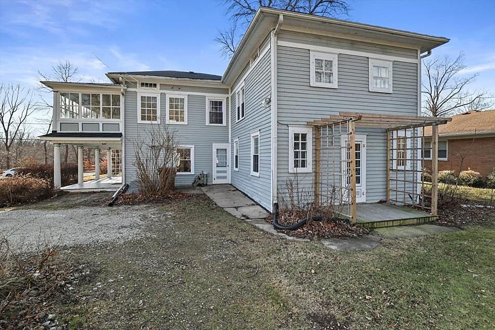 Gorgeous Wisconsin Home For Sale Has a Bathroom With Three Toilets