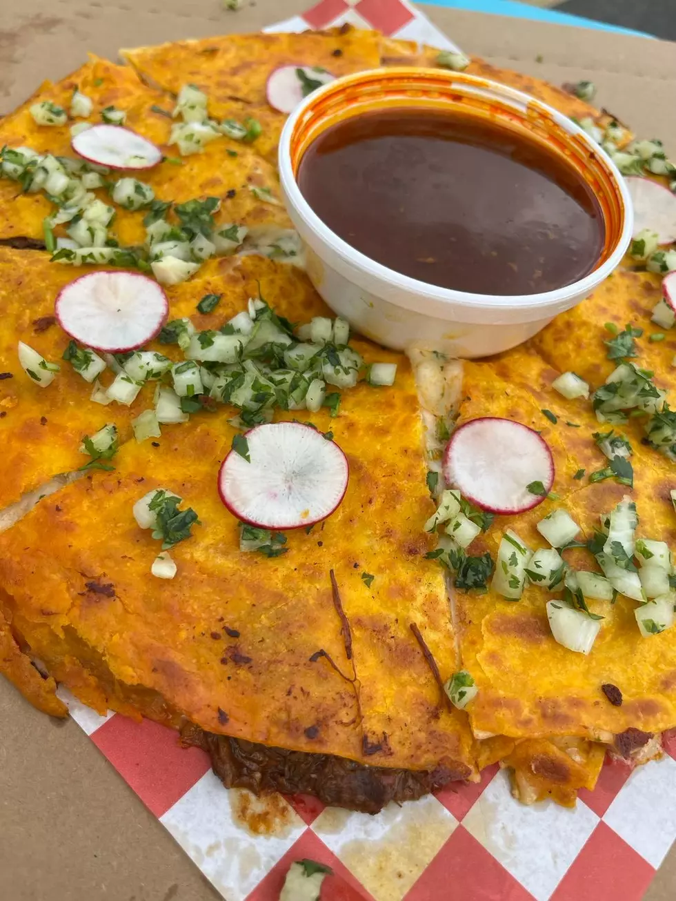 One of Illinois’ Newest Taco Trucks is Serving Up Uniquely Delicious Taco Pizza