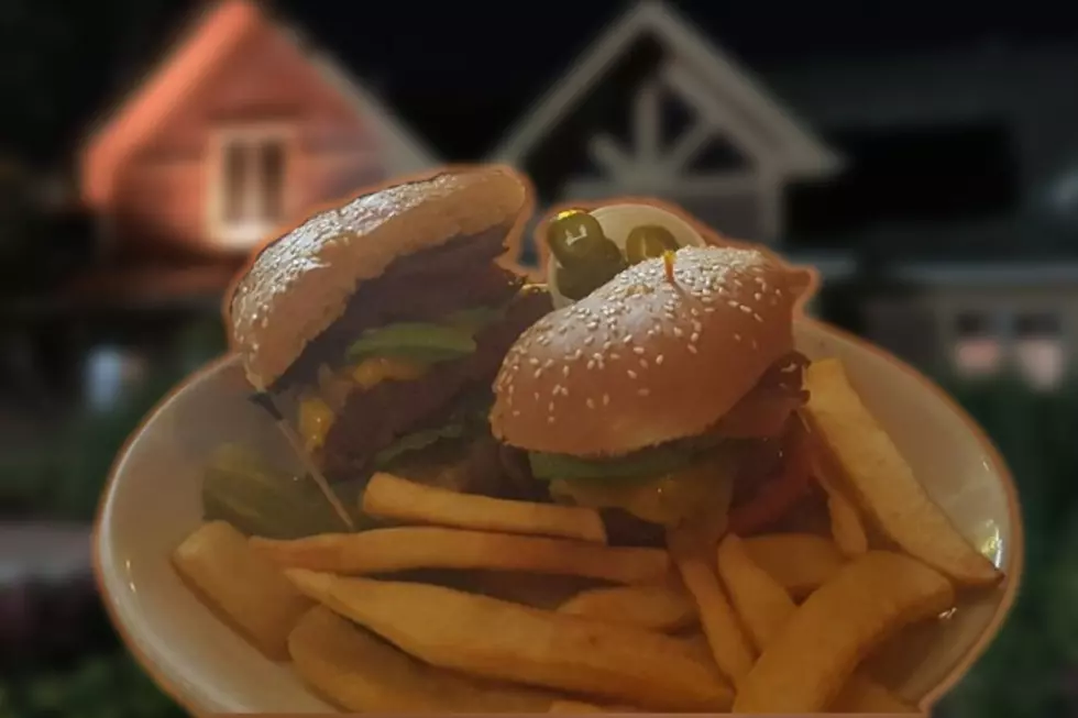 Illinois Diner Serves a Burger You 'Need to Try Before You Die'
