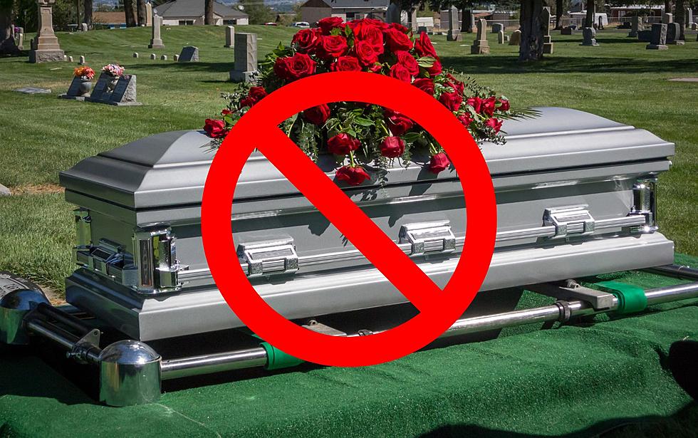One Of The Biggest Scams In Illinois Involves A Fake Funeral