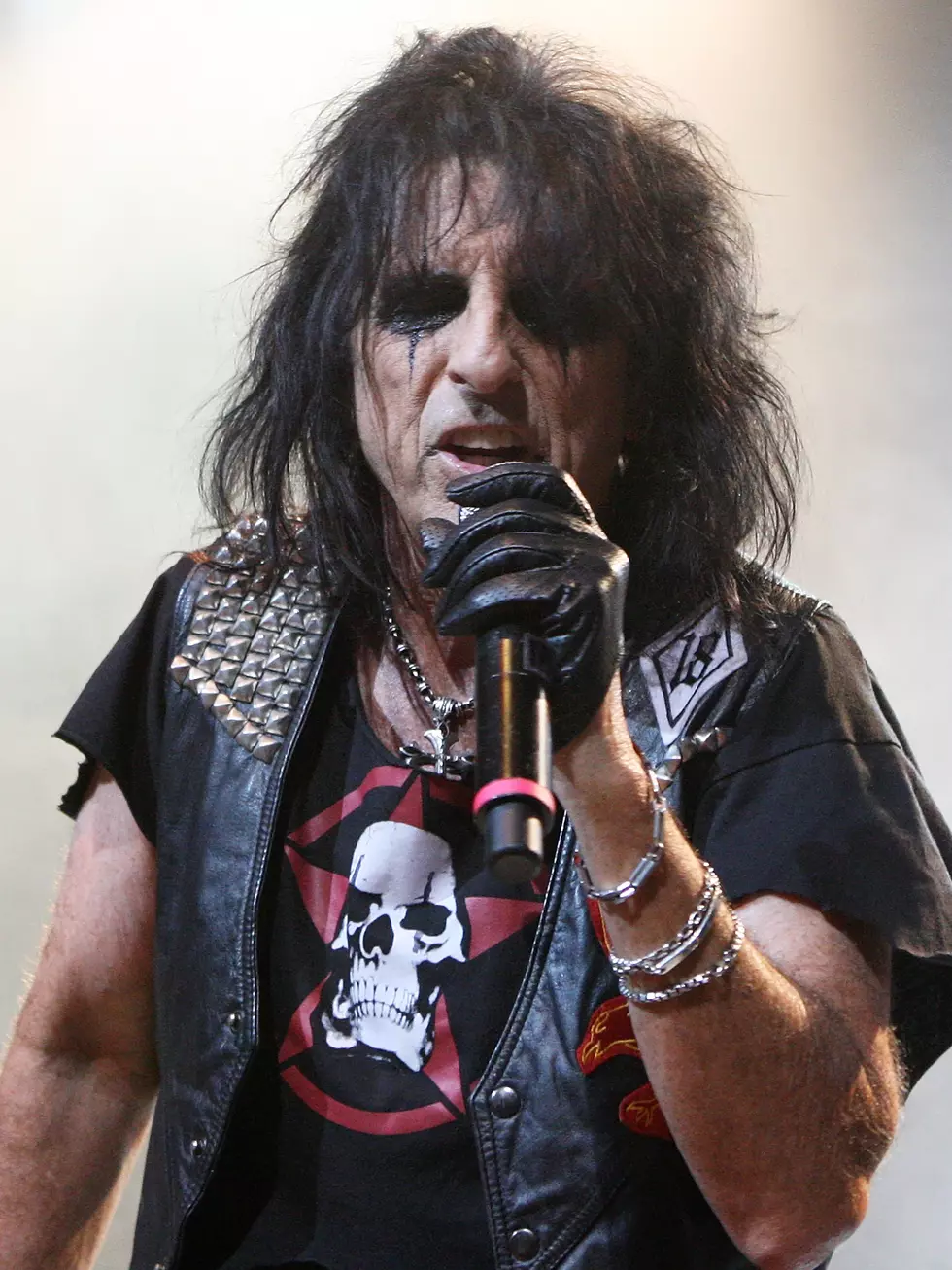 Record Replay- Alice Cooper ‘Welcome to My Nightmare’ [VIDEO]