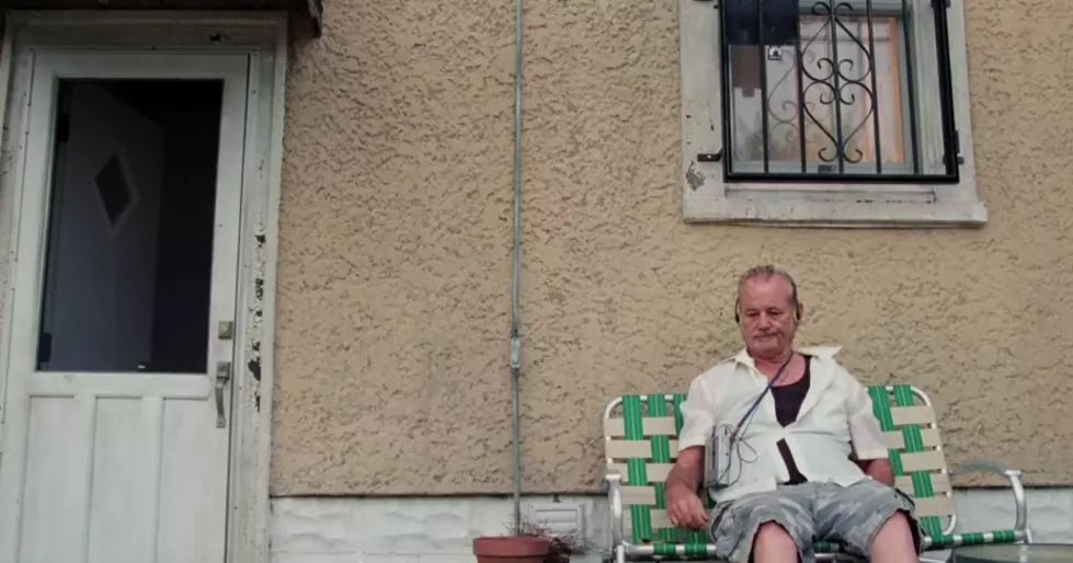 Billl Murray Sits and Entertains