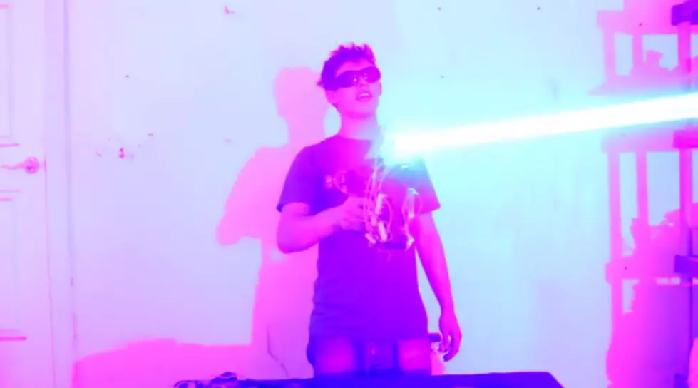 Guy Creates Homemade Laser Gun, Destroys Everything [VIDEO]