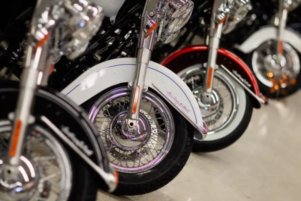 Interns at Harley Davidson in Milwaukee Get Free Motorcycles