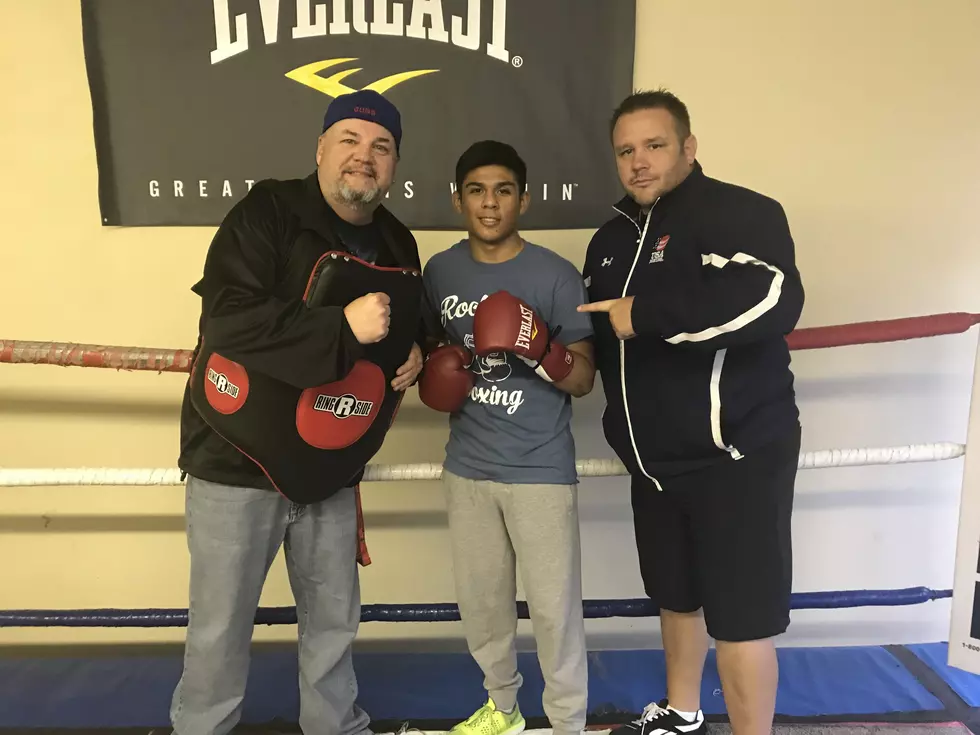 Olympic Hopeful Boxer From Rockford Spars With Double T