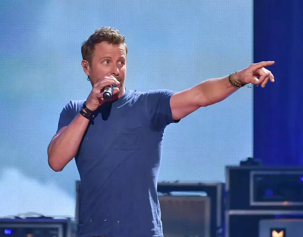 Dierks Bentley Takes His ‘Sounds of Summer’ Rehearsals to the Lake [VIDEO]