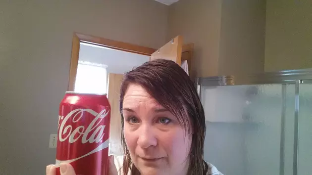 How to Make Wavy Hair with a Can of Coke: Does this Work? [Video]