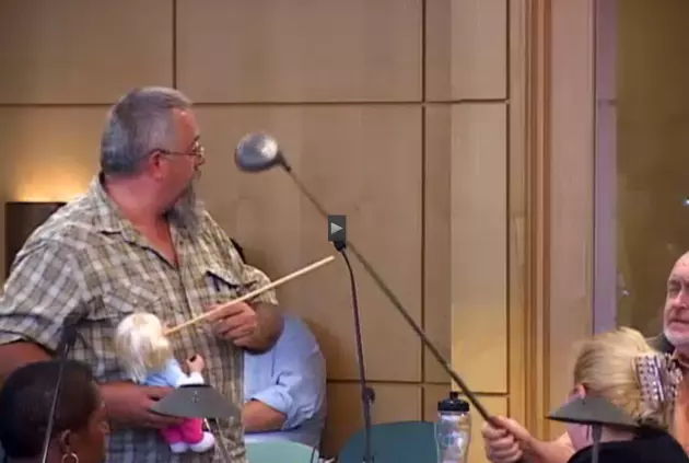 Man With Golf Club Banned From Rockford City Council Meetings