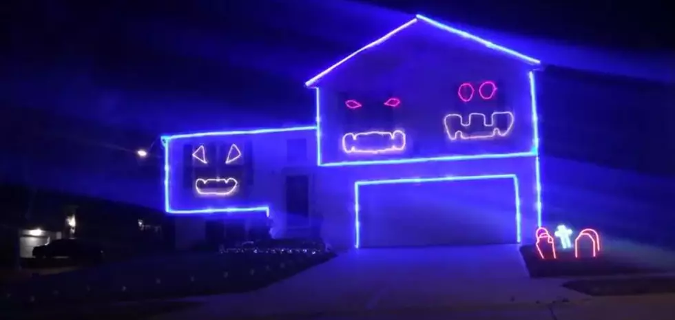 Put Your Neighbors To Shame With This Cubs Halloween Light Show
