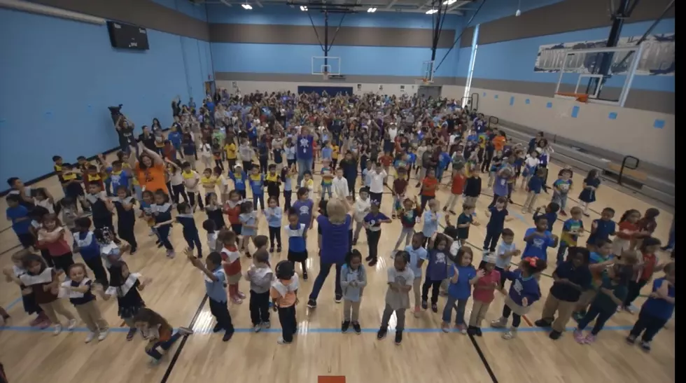 Rockford Elementary School Does the Git Up Challenge