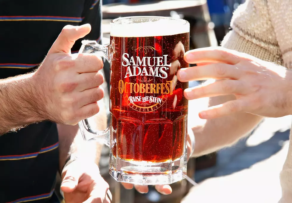 Illinois Bar & Restaurant Workers Could Get $1,000 From Sam Adams