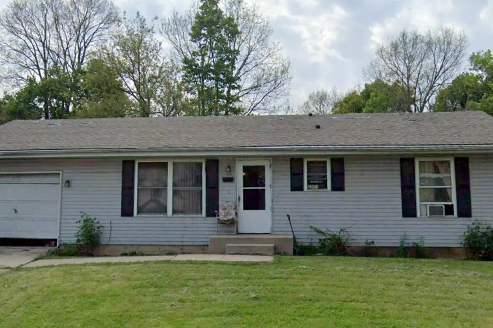 The Most Unpicturesque House in Rockford Will Only Cost You $10,000