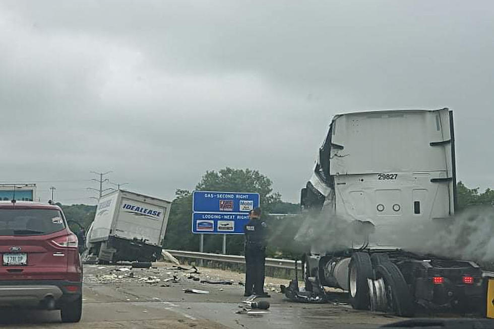 Jaw-Dropping Photos of a Two-Truck Accident on Illinois Highway