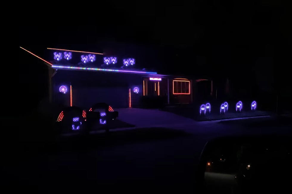 Small-Town Wisconsin Home&#8217;s Epic Halloween Light Show is Totally TikTok Worthy