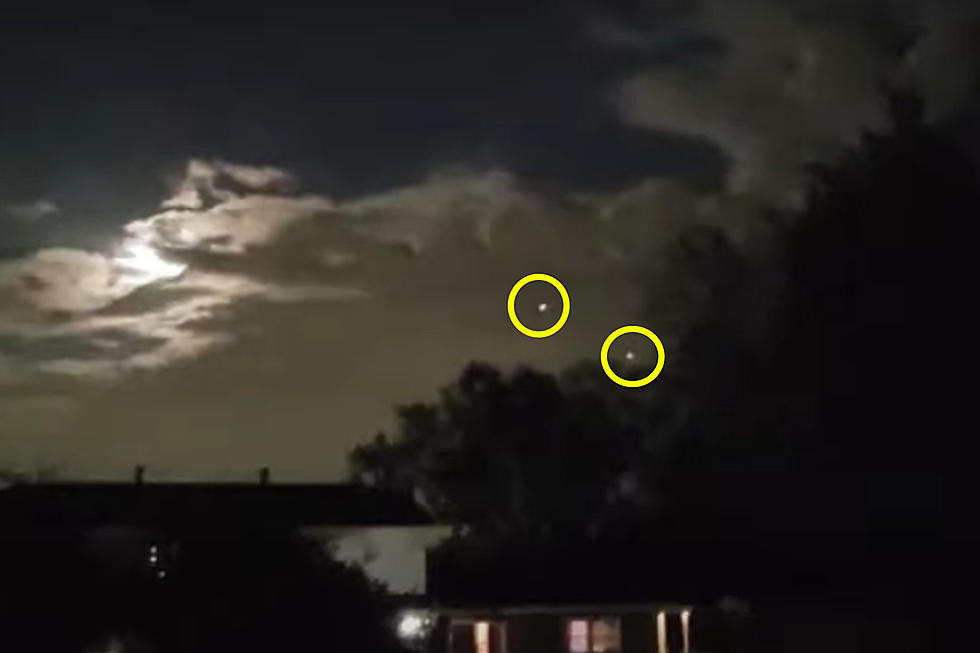 Are These Strange Balls of Light in Illinois' Sky Actually UFOs?