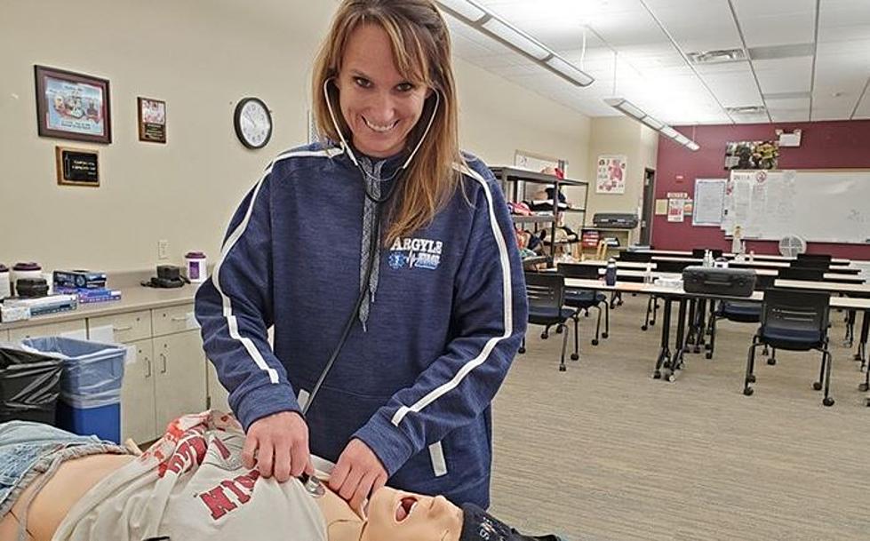 Wisconsin Mom, Teacher and Coach Devotes Her Free Time to Helping Her Community