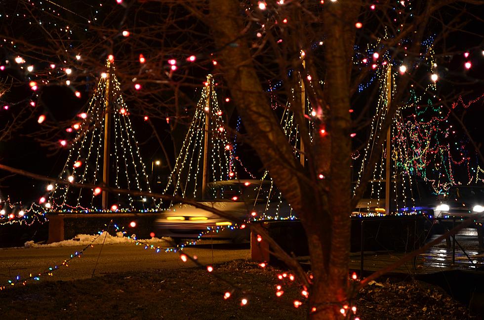 A Group of Grandpas Create A Christmas Wonderland at One Illinois Park