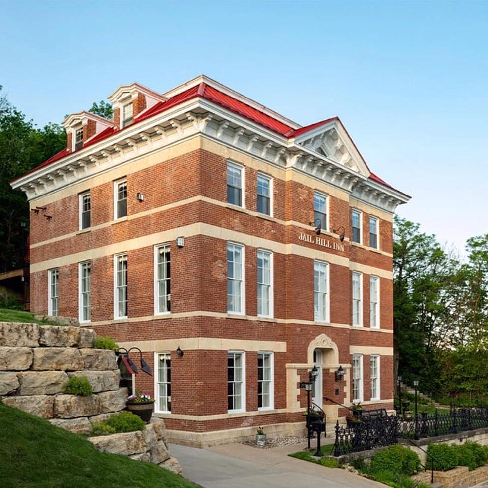 Enjoy a Little R&R at These Eight Great Bed & Breakfasts in Illinois
