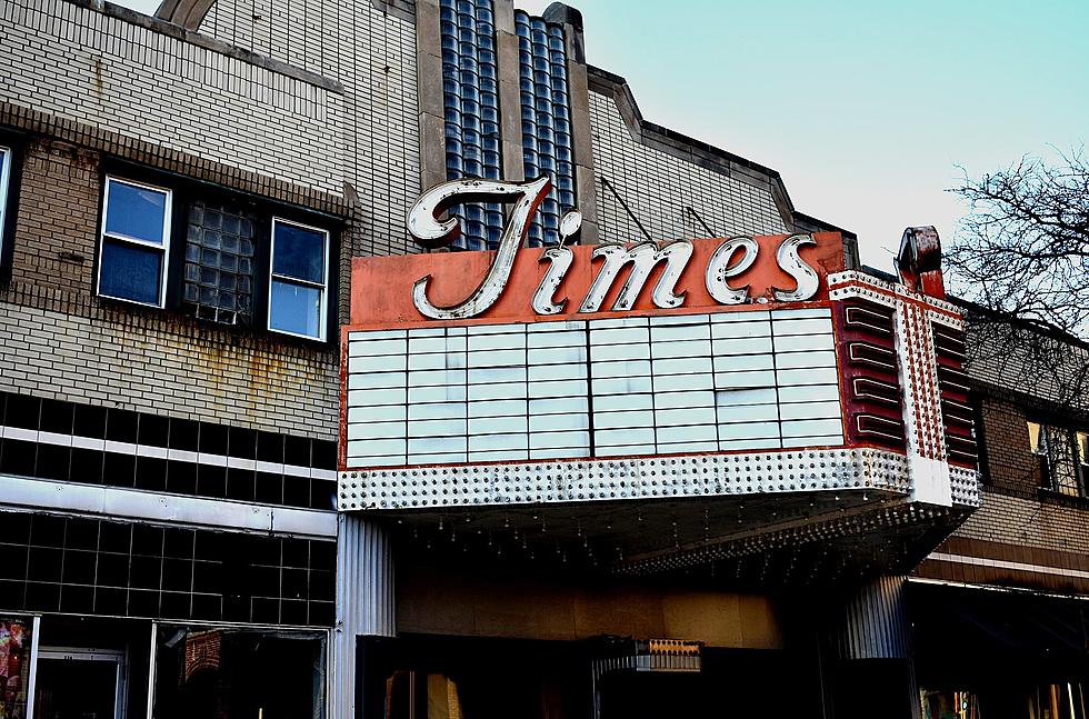 Beloved Illinois Theater To Get New Life If We All Chip In to Help