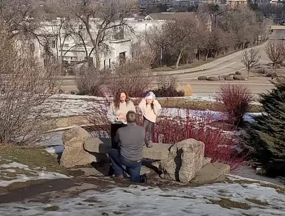 Illinois Couple’s Wedding Proposal Video Goes Viral Thanks to One Sentimental T-Shirt