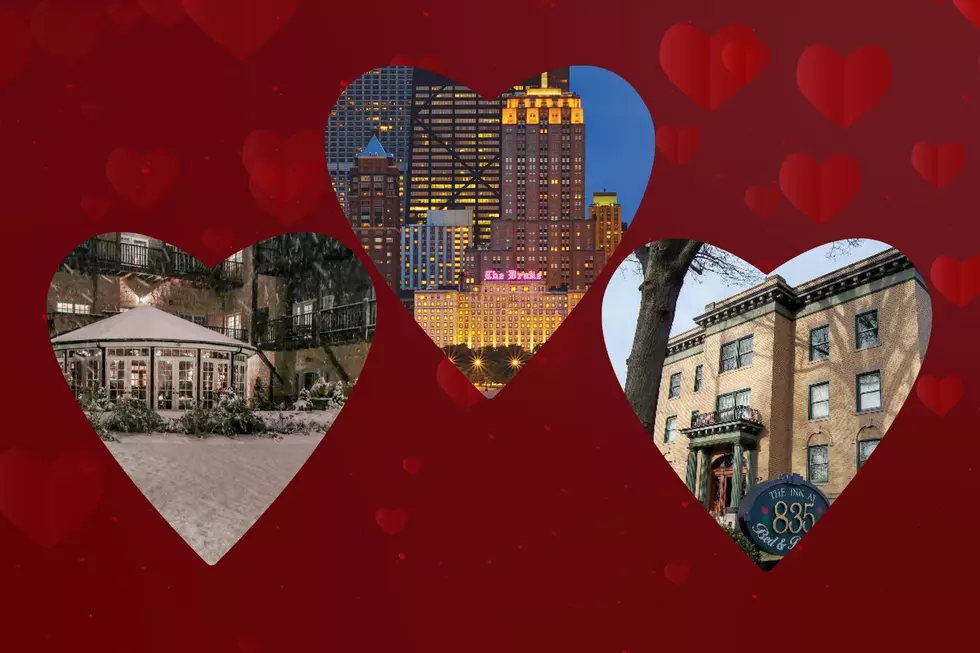 5 Romantic Getaways to Treat Your Sweetie To In Illinois This Holiday Season