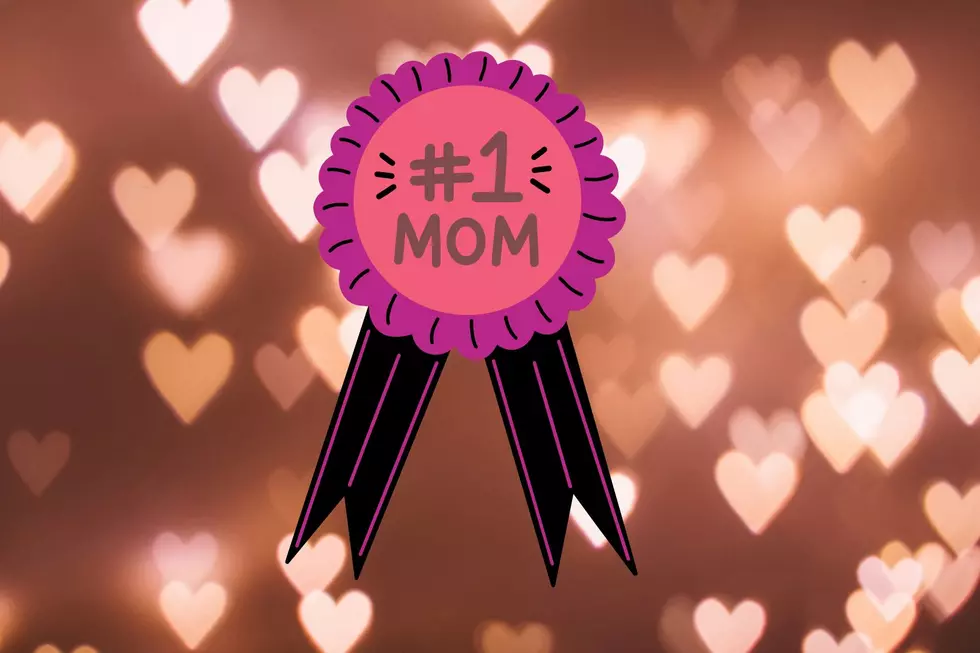 Make a Cedar Valley Mom Sparkle with a $300 Riddles Gift Card!