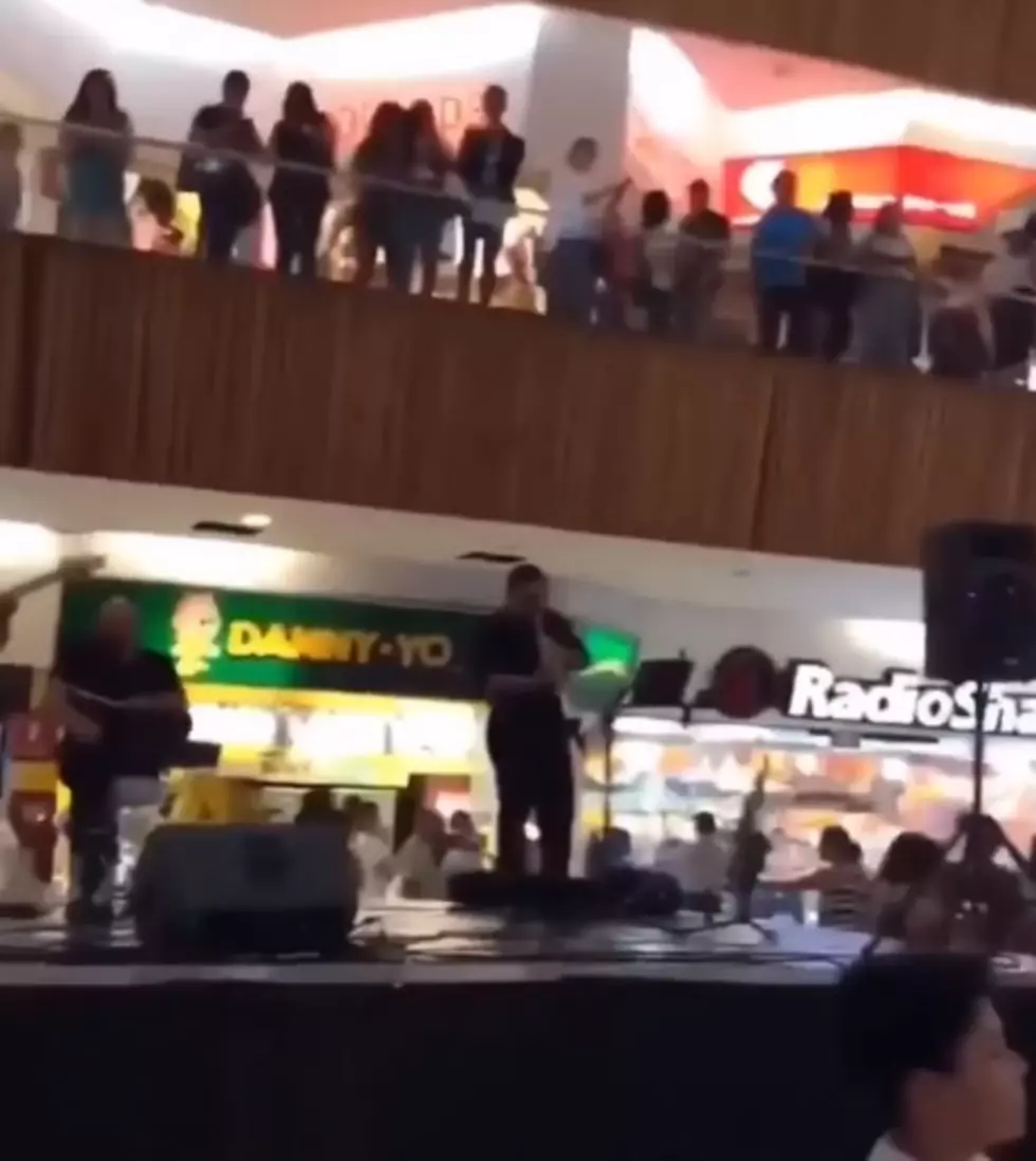 [VIDEO] Mall Floods and Band Plays Song from ‘Titanic’