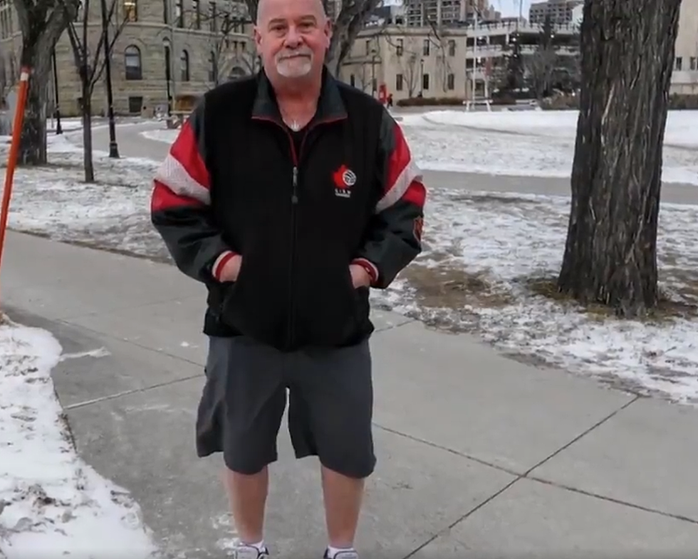 Canadian Man Hasn’t Worn Pants in 18 Years to Honor a Bet