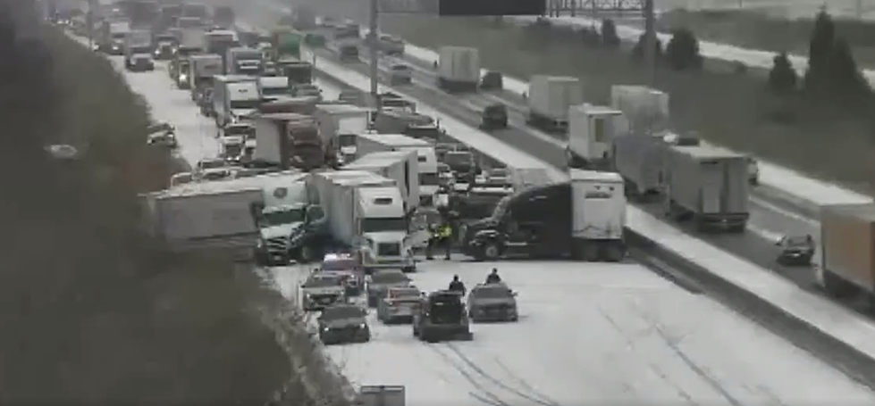 Large Pileup on I-80 West in the Des Moines Metro