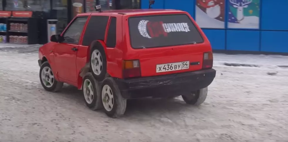 A Customized 8-Wheeled Fiat (video)
