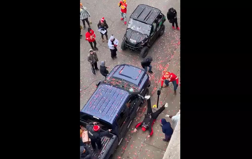 Patrick Mahomes Throws Pass During Parade, Man Gets Taken Out by Parking Meter