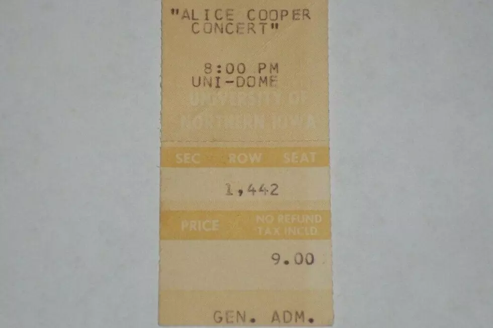 8/28/1977: Alice Cooper Rocked the UNI-Dome