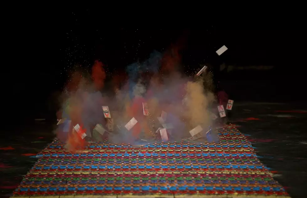 1,000 Freshly Painted Mousetraps Being Triggered in Slow Motion