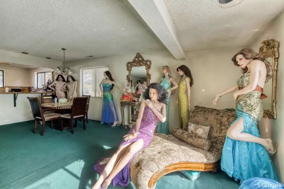 Mannequin-Filled Home for Sale (Photos)