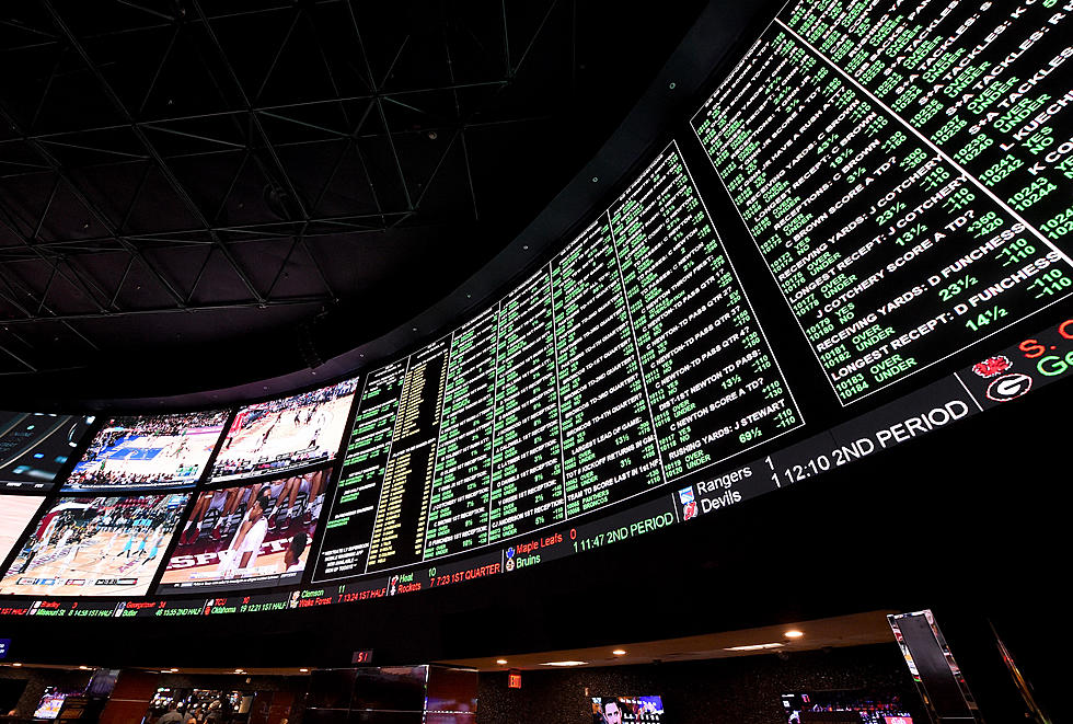 Iowans Nearly QUADRUPLED How Much They Bet on Sports in 2021