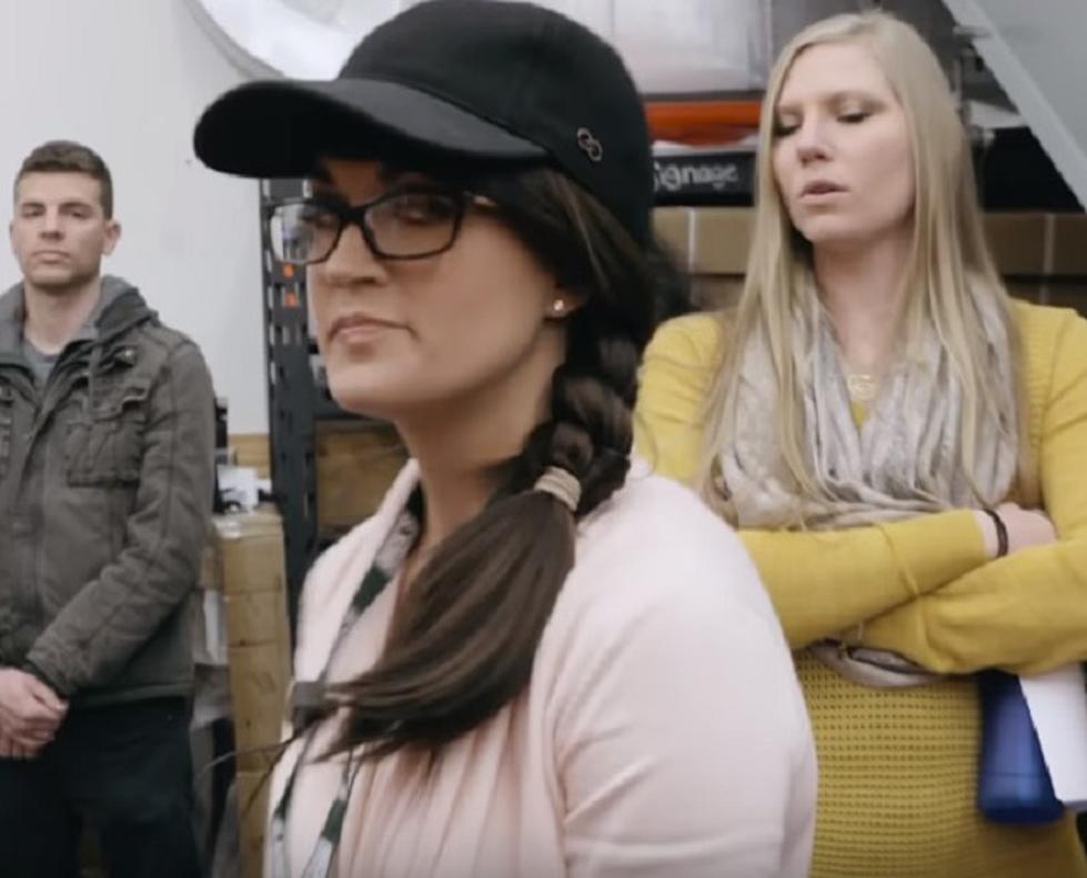 [Video] Carrie Underwood Goes Undercover