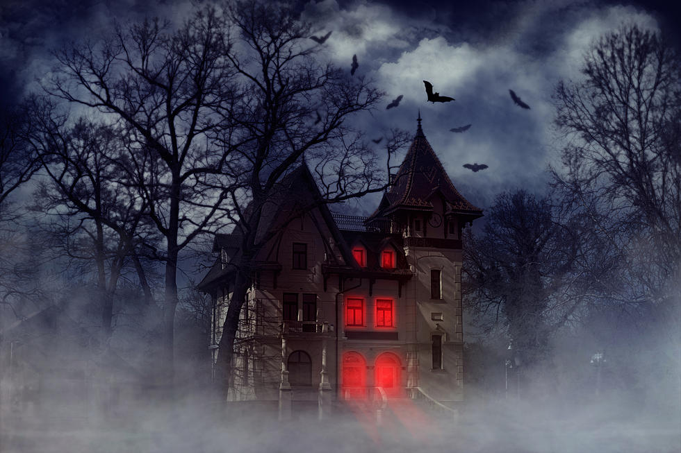 Here Are The Cedar Valley Haunted Houses Still Happening In 2020!