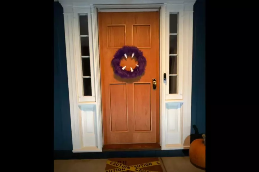 You Have To See This Iowa Man&#8217;s Insane Halloween Decorations [WATCH]